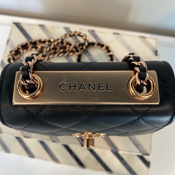 Chanel! Never used, crossbody 2021 quilted lambskin purse - Picture 5 of 11